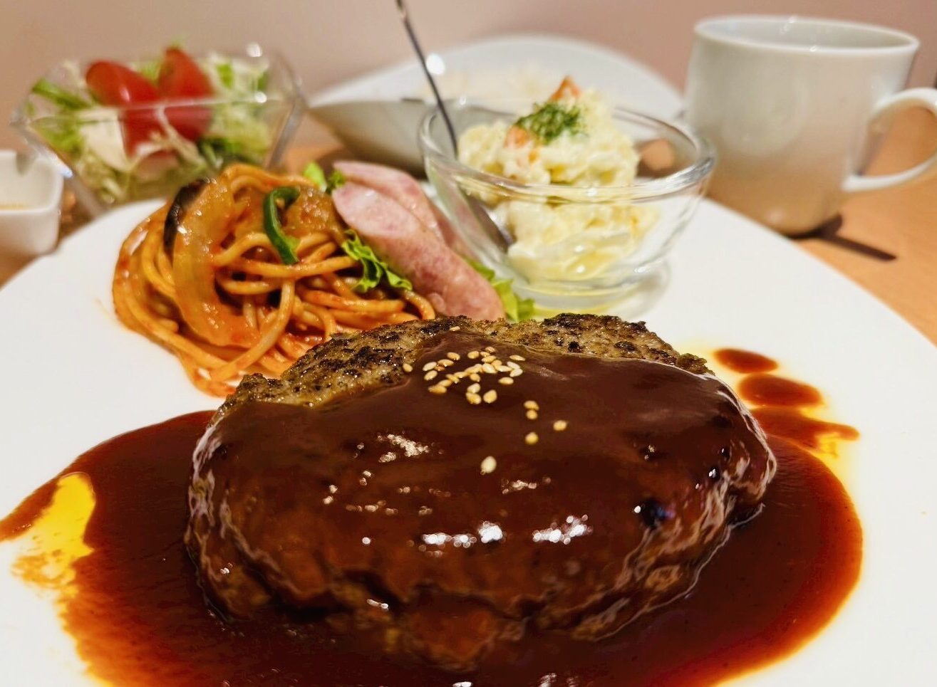 ボンド特製ハンバーグプレート
